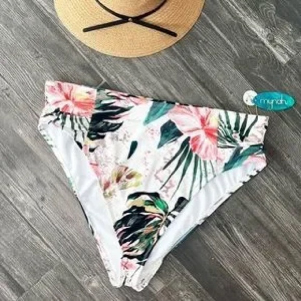3 For 30 💥 Mynah High Waisted Shirred Tropical Floral Bikini Bottom Cream